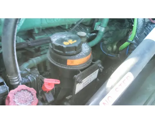 VOLVO VNL POWER STEERING RESERVOIR