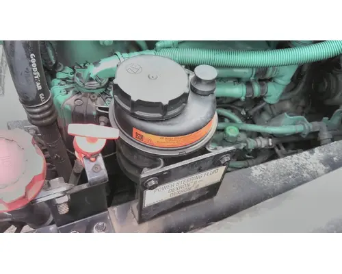 VOLVO VNL POWER STEERING RESERVOIR