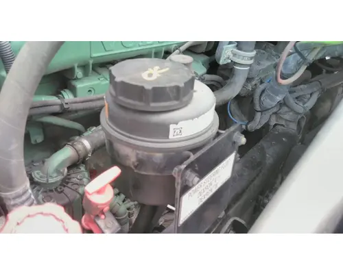 VOLVO VNL POWER STEERING RESERVOIR