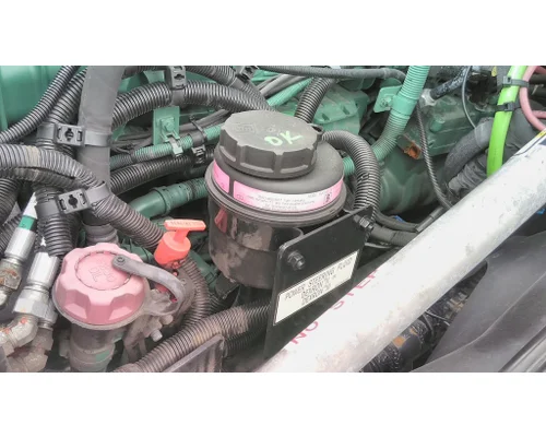 VOLVO VNL POWER STEERING RESERVOIR
