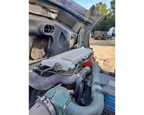 VOLVO VNL RADIATOR OVERFLOW TANK