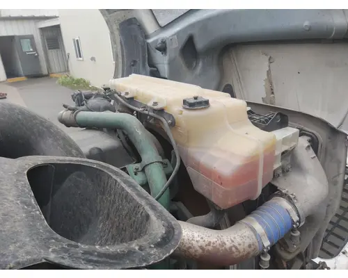 VOLVO VNL RADIATOR OVERFLOW TANK
