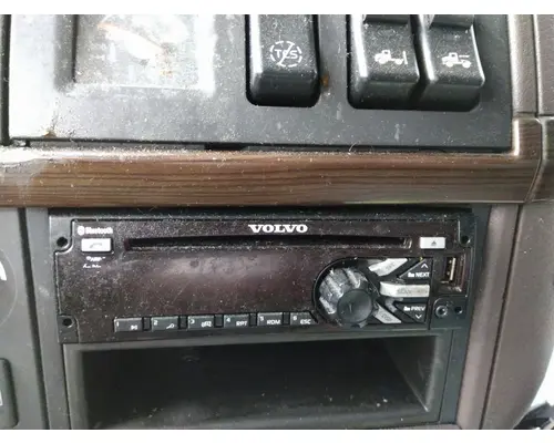 VOLVO VNL RADIO AMFMBLUETOOTH