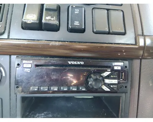 VOLVO VNL RADIO AMFMBLUETOOTH