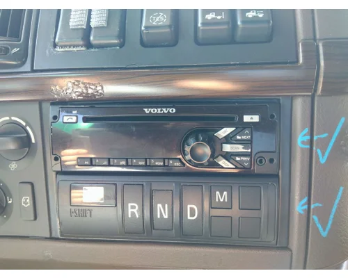 VOLVO VNL RADIO AM/FM/BLUETOOTH