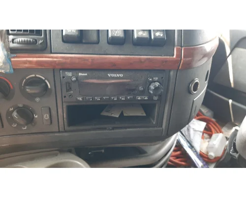 VOLVO VNL RADIO AM/FM/BLUETOOTH