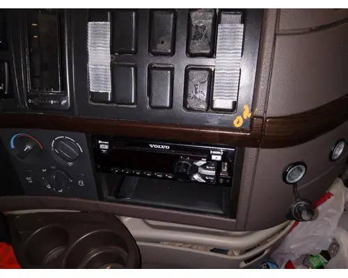 VOLVO VNL RADIO AMFMBLUETOOTH