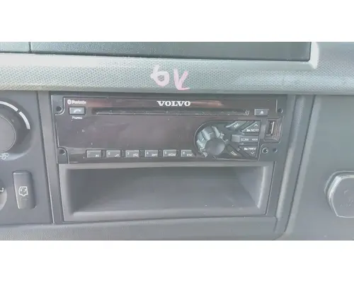 VOLVO VNL RADIO AMFMBLUETOOTH