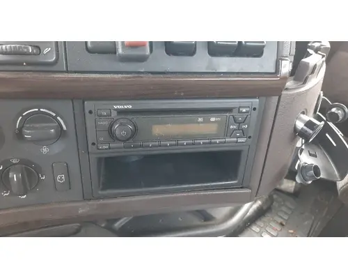 VOLVO VNL RADIO AMFMCD