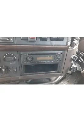 VOLVO VNL RADIO AM/FM/CD