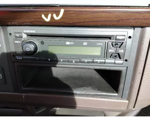 VOLVO VNL RADIO AMFMCD