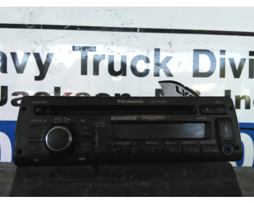VOLVO VNL RADIO AMFMCD