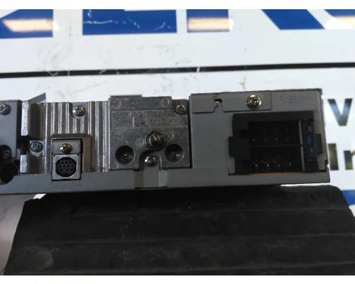 VOLVO VNL RADIO AMFMCD
