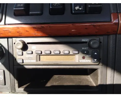 VOLVO VNL RADIO AMFM