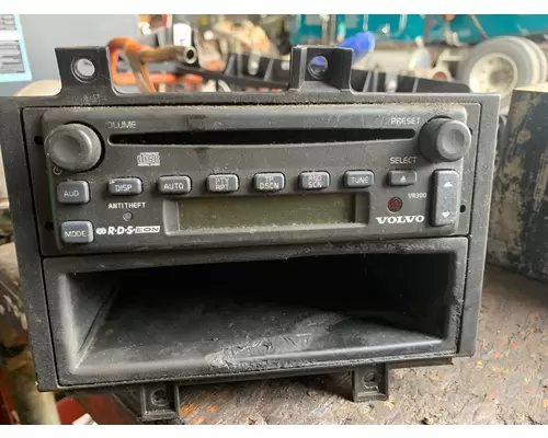 VOLVO VNL Radio