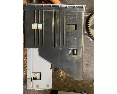 VOLVO VNL Radio