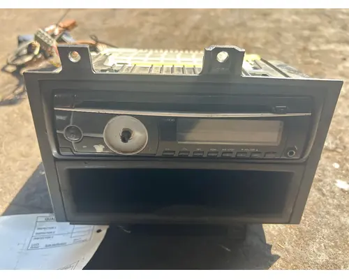 VOLVO VNL Radio