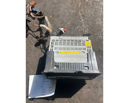 VOLVO VNL Radio