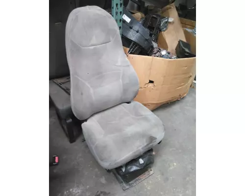 VOLVO VNL SEAT, FRONT