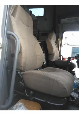 VOLVO VNL SEAT, FRONT
