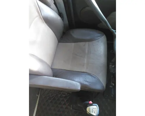 VOLVO VNL SEAT, FRONT