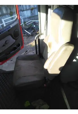 VOLVO VNL SEAT, FRONT