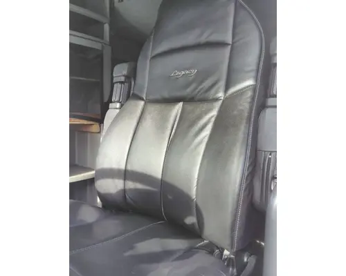 VOLVO VNL SEAT, FRONT