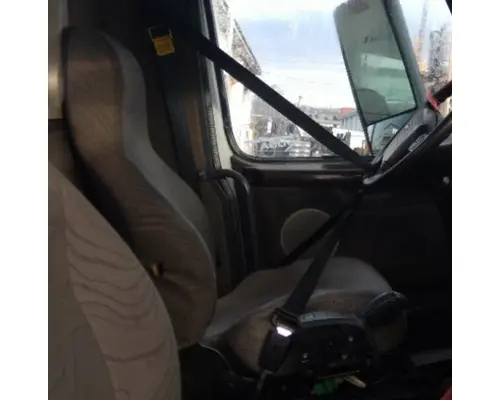 VOLVO VNL SEAT, FRONT