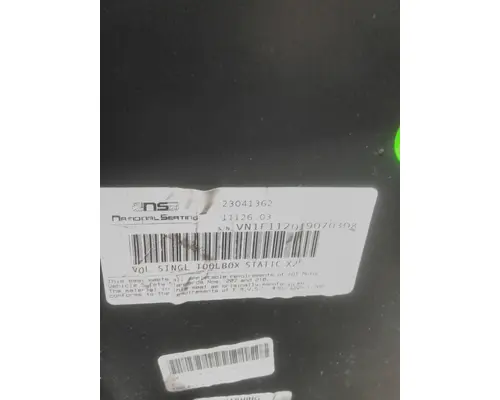 VOLVO VNL SEAT, FRONT