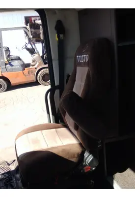 VOLVO VNL SEAT, FRONT