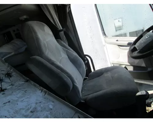 VOLVO VNL SEAT, FRONT