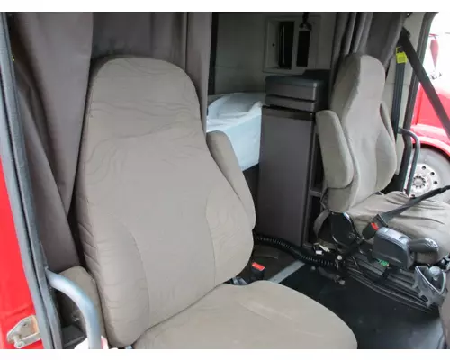 VOLVO VNL SEAT, FRONT