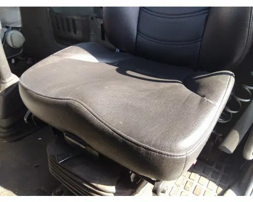 VOLVO VNL SEAT, FRONT