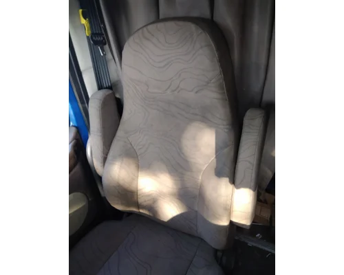 VOLVO VNL SEAT, FRONT