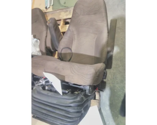 VOLVO VNL SEAT, FRONT