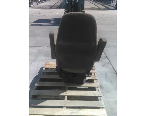 VOLVO VNL SEAT, FRONT