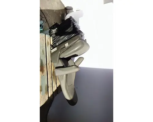 VOLVO VNL SEAT, FRONT