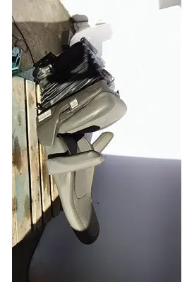 VOLVO VNL SEAT, FRONT