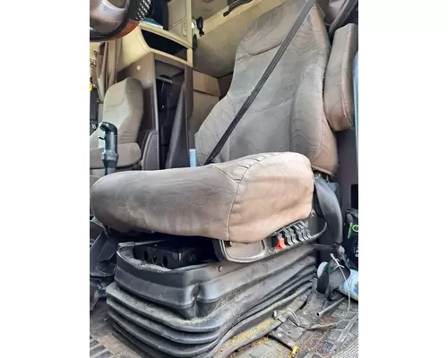 VOLVO VNL SEAT, FRONT