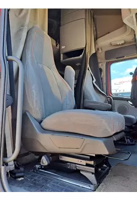 VOLVO VNL SEAT, FRONT