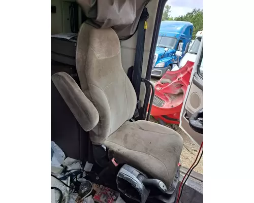 VOLVO VNL SEAT, FRONT