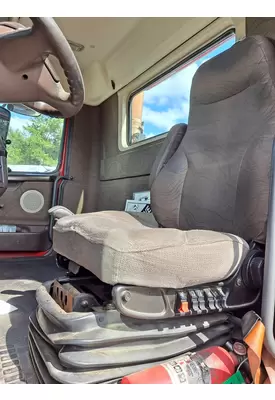 VOLVO VNL SEAT, FRONT