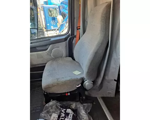 VOLVO VNL SEAT, FRONT