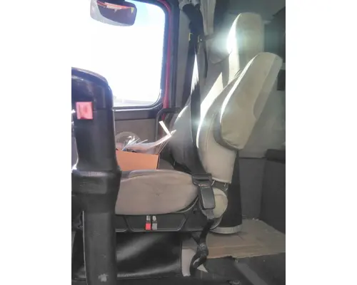 VOLVO VNL SEAT, FRONT