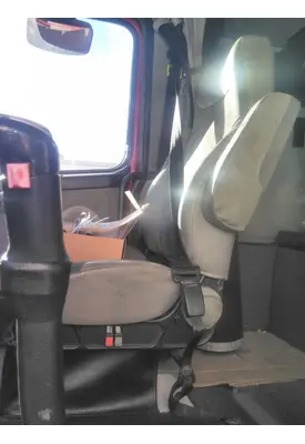 VOLVO VNL SEAT, FRONT