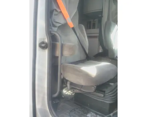 VOLVO VNL SEAT, FRONT