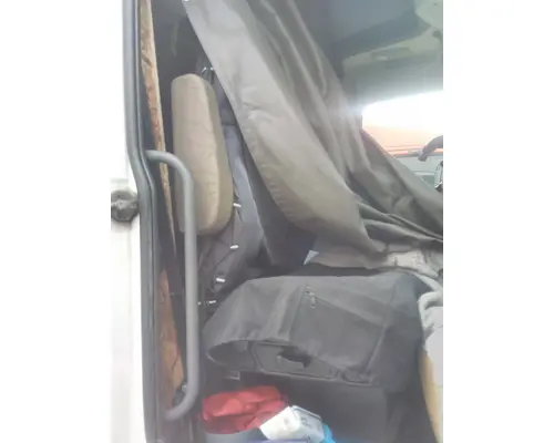 VOLVO VNL SEAT, FRONT