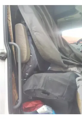 VOLVO VNL SEAT, FRONT