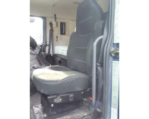 VOLVO VNL SEAT, FRONT