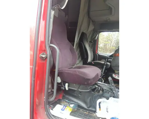 VOLVO VNL SEAT, FRONT